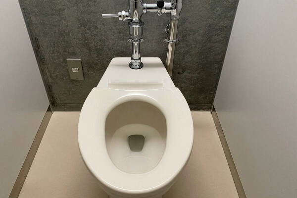 トイレの床が水漏れする原因5選